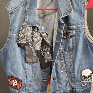 Recycled vest size large